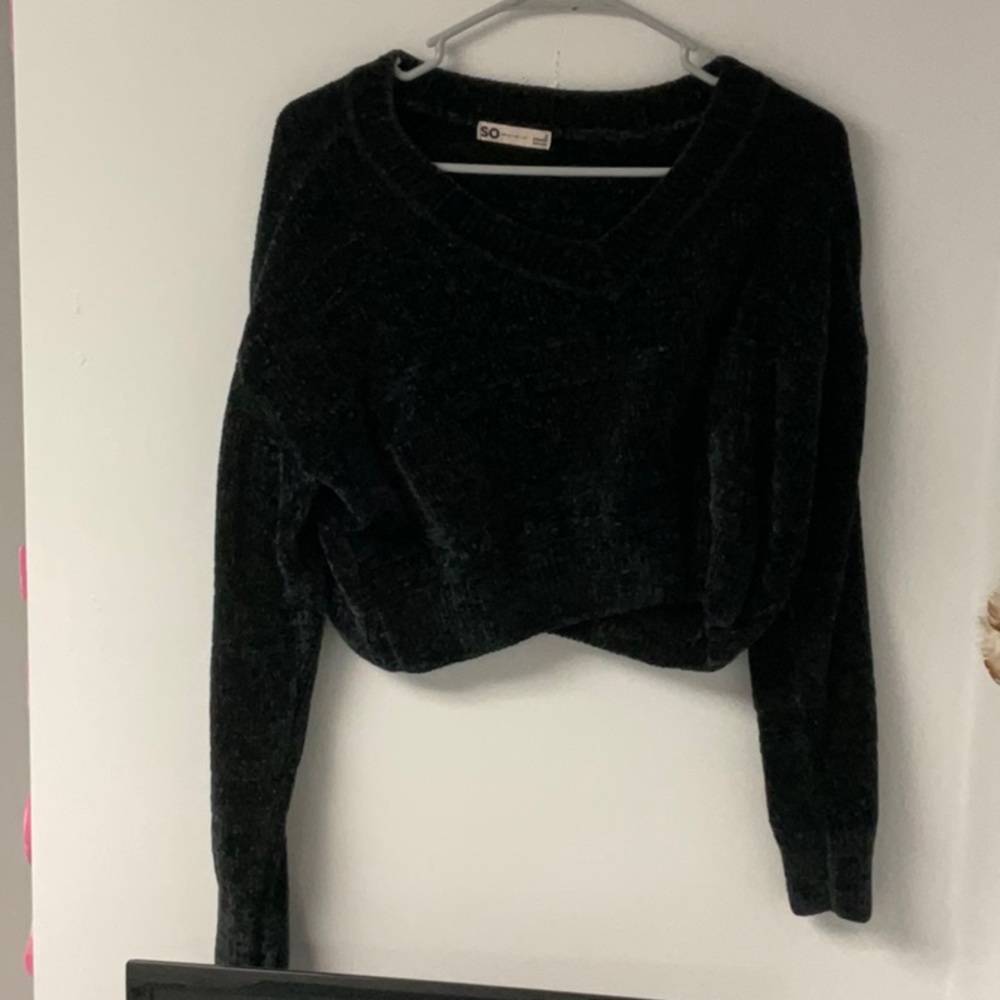 Black cropped sweater